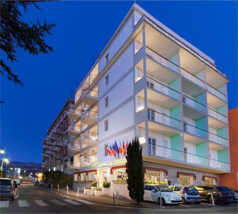 Hotel La Meridiana Sorrento Exterior foto